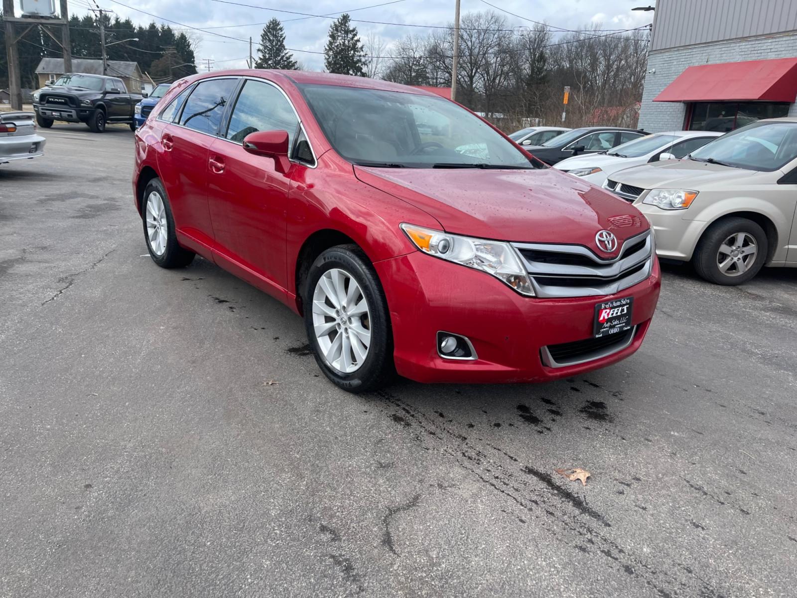 2013 Red /Beige Toyota Venza LE I4 AWD (4T3BA3BB7DU) with an 2.7L I4 DOHC 16V engine, 6-Speed Automatic transmission, located at 547 E. Main St., Orwell, OH, 44076, (440) 437-5893, 41.535435, -80.847855 - This 2013 Toyota Venza LE AWD, equipped with a 2.7L engine and 6-speed automatic transmission, offers a blend of utility and comfort. Features like integrated blind spot mirrors and a touch screen enhance the driving experience, ensuring safety and convenience. The addition of a power driver’s sea - Photo #2